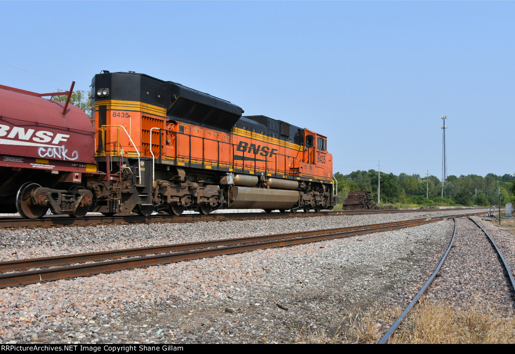 BNSF 8435